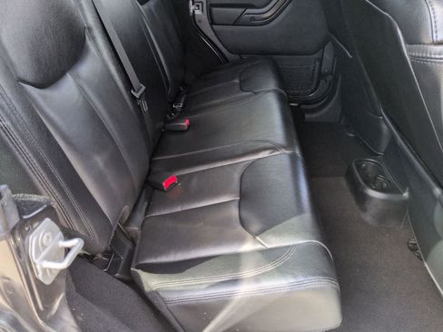 Certified 2017 Jeep Wrangler Unlimited Sahara image 18