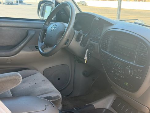 Used 2007 Toyota Sequoia SR5 RWD image 28