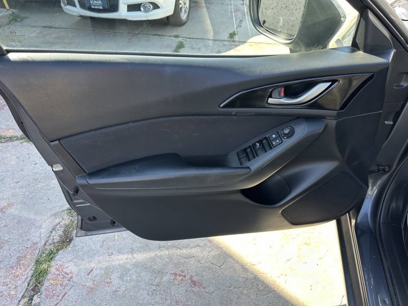 Used 2014 MAZDA MAZDA3 i Sport FWD image 9