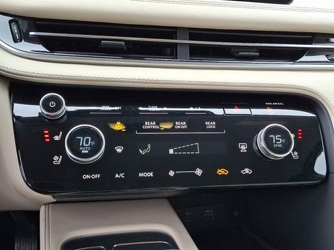 Certified 2023 INFINITI QX60 Luxe w/ Cargo Package image 17