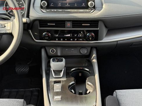 Used 2023 Nissan Rogue SV FWD image 18