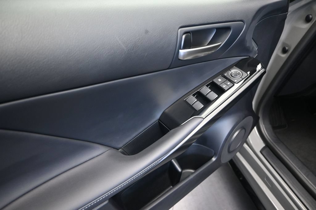 Certified 2025 Lexus IS 350 F Sport RWD image 11