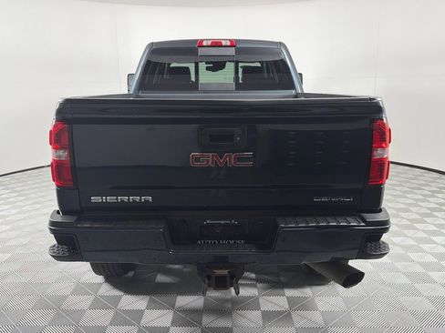 Used 2018 GMC Sierra 2500 Denali w/ Duramax Plus Package AWD/4WD image 6