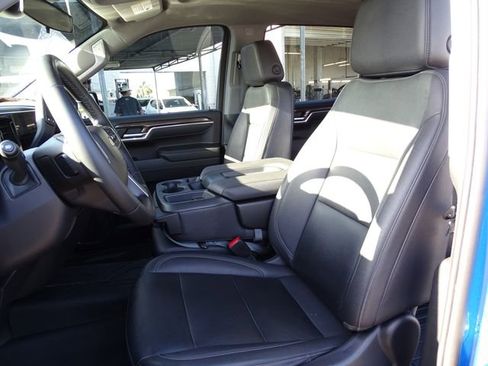 Used 2023 Chevrolet Silverado 1500 LT w/ Leather Package AWD/4WD image 8