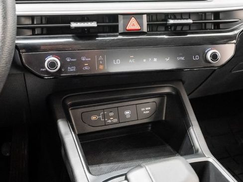 Used 2025 Kia K5 LXS image 16