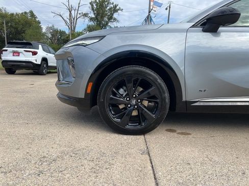 Certified 2025 Buick Envision Sport Touring image 10