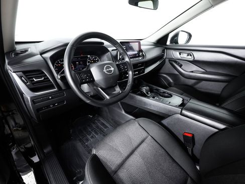 Used 2025 Nissan Rogue SV FWD image 22