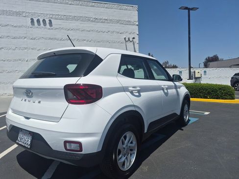 Used 2026 Hyundai Venue SE FWD image 7