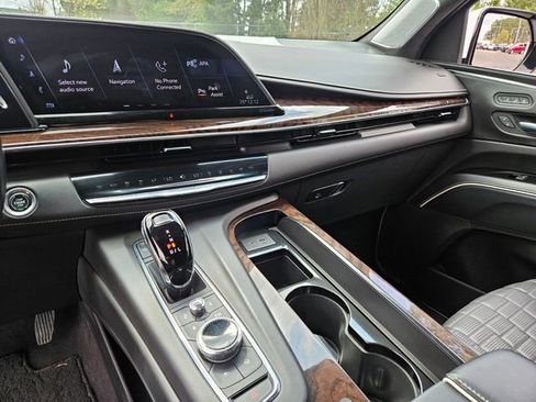 Used 2023 Cadillac Escalade ESV Sport Platinum w/ LPO, ONYX Package AWD/4WD image 21