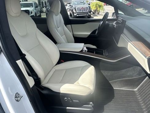 Used 2024 Tesla Model X image 29