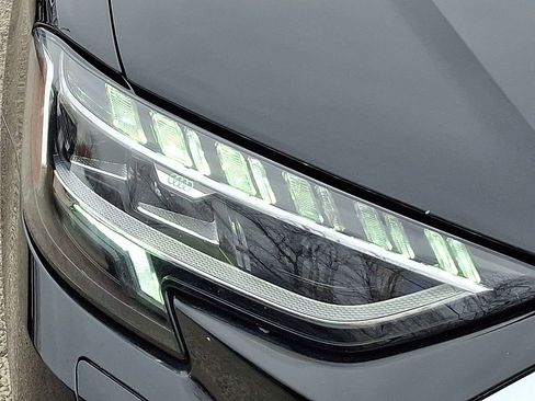 Used 2023 Audi A8 L 3.0T w/ Comfort Plus Package image 9