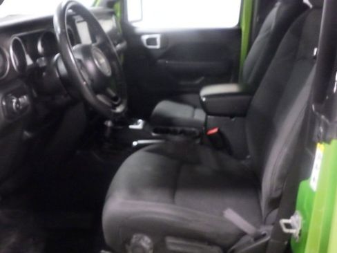 Used 2019 Jeep Wrangler Sport AWD/4WD image 8