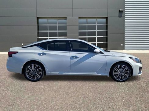 Used 2024 Nissan Altima 2.5 SL FWD image 4