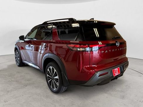 New 2026 Nissan Pathfinder Platinum w/ Lighting Package AWD/4WD image 3