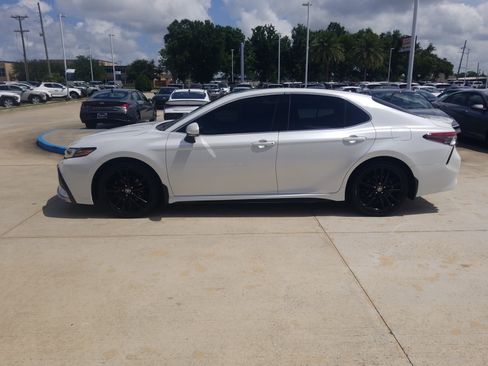 Used 2021 Toyota Camry XSE FWD image 4