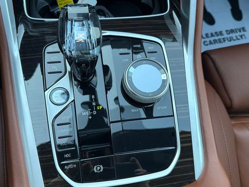 Used 2023 BMW X6 xDrive40i w/ Executive Package image 46