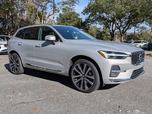 Certified 2023 Volvo XC60 B5 Ultimate w/ Climate Package image 2