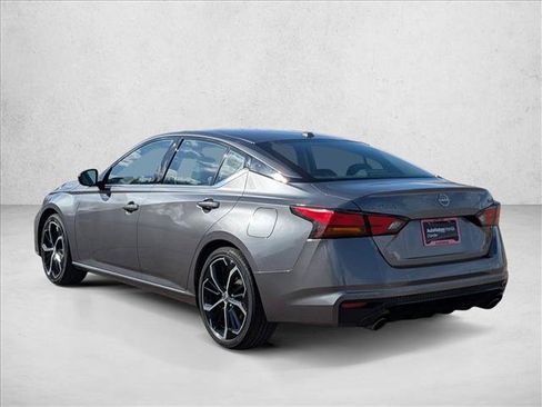 Used 2023 Nissan Altima 2.5 SR FWD image 8