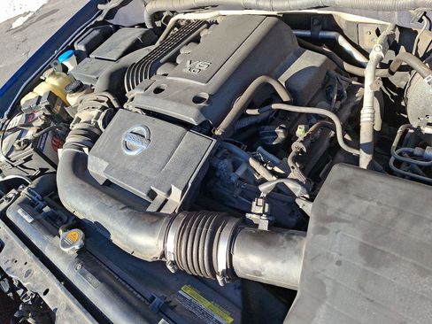 Used 2014 Nissan Frontier SL w/ SL Moonroof Package image 28