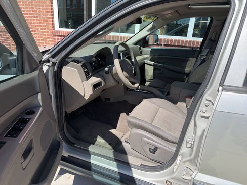 Used 2008 Jeep Grand Cherokee Laredo w/ Sun/Sound Group AWD/4WD image 14