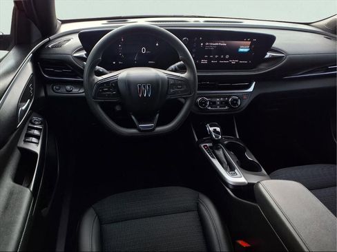 Used 2024 Buick Envista Preferred w/ Convenience I Package image 11