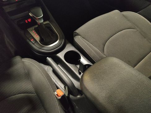 Used 2020 Kia Forte LXS FWD image 26