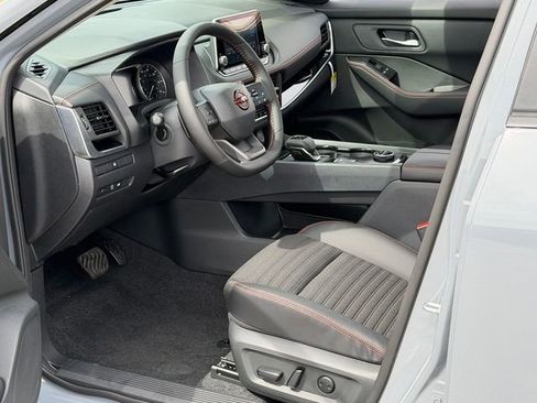 New 2026 Nissan Rogue SV AWD/4WD image 11