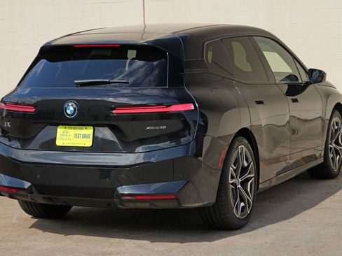 Used 2022 BMW iX xDrive50 w/ Sport Package AWD/4WD image 54