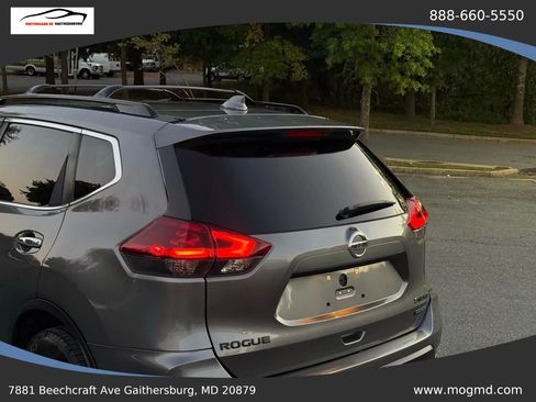 Used 2018 Nissan Rogue SV AWD/4WD image 5