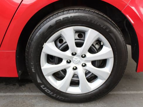 Used 2021 Toyota Corolla LE FWD image 35