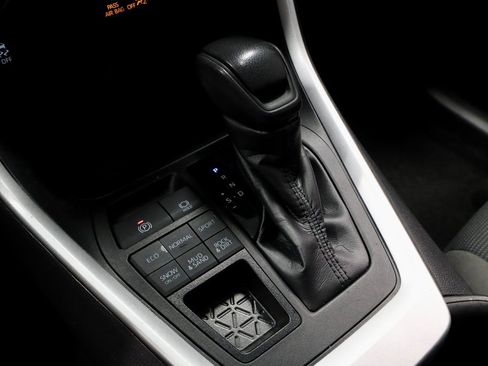 Used 2023 Toyota RAV4 LE AWD/4WD image 33
