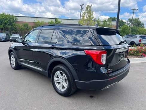 Used 2023 Ford Explorer XLT w/ Equipment Group 202A AWD/4WD image 7
