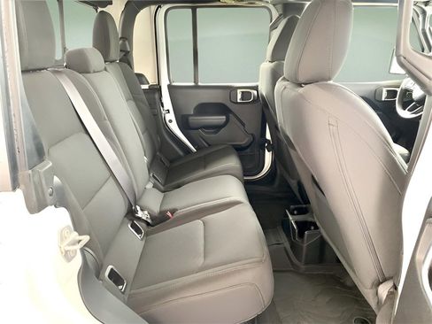 Used 2022 Jeep Gladiator Sport image 24