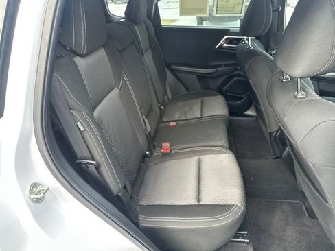 Used 2022 Mitsubishi Outlander ES image 18