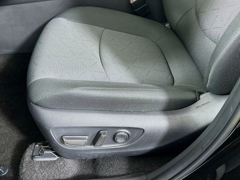 Used 2025 Toyota RAV4 XLE w/ Convenience Package image 19