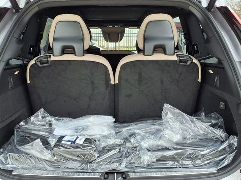 New 2026 Volvo XC90 B6 Plus w/ Protection Package Premier AWD/4WD image 9