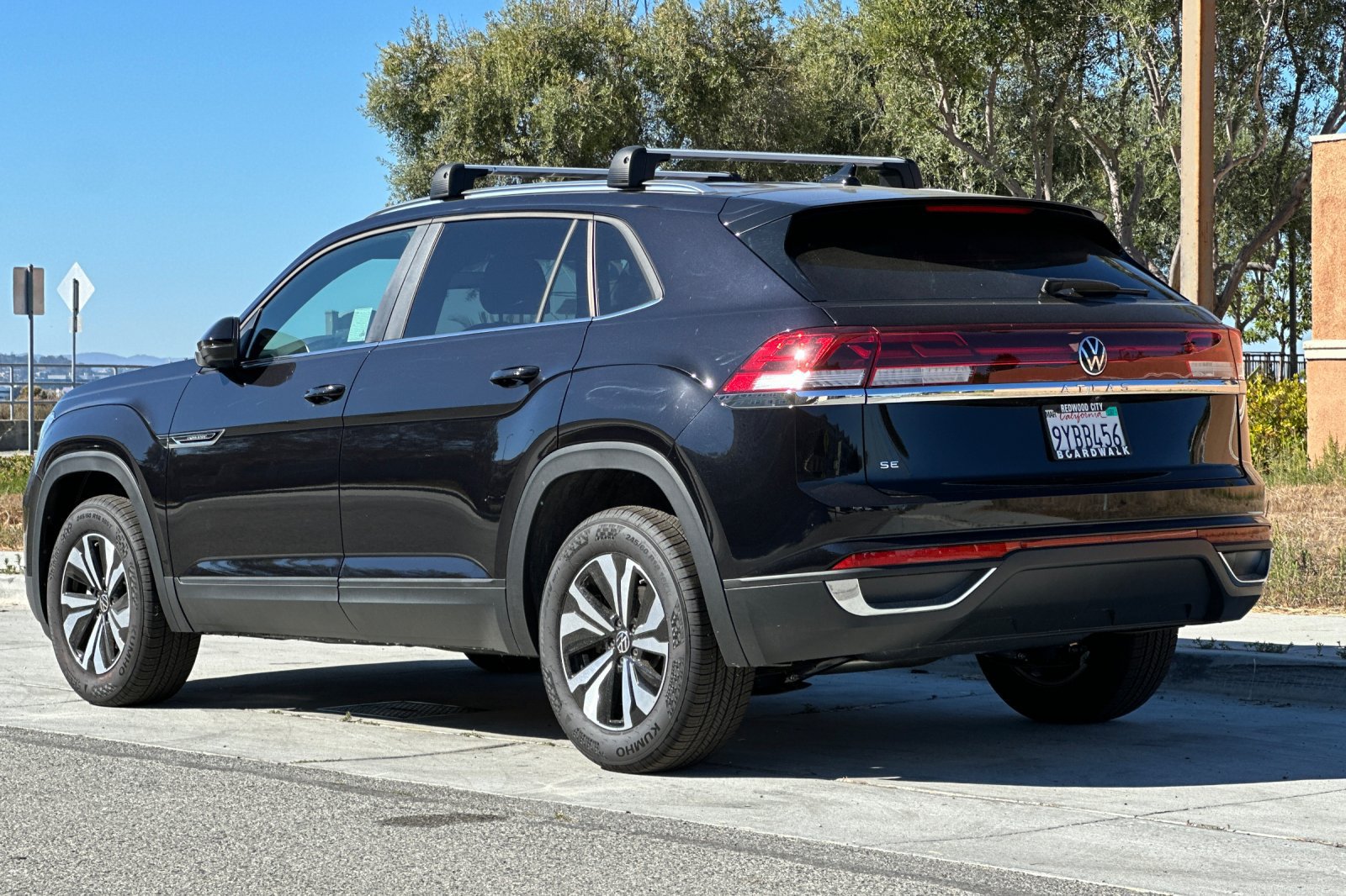 Used 2026 Volkswagen Atlas Cross Sport SE FWD image 6