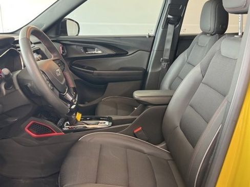 Used 2023 Chevrolet TrailBlazer RS w/ Sun and Liftgate Package image 18
