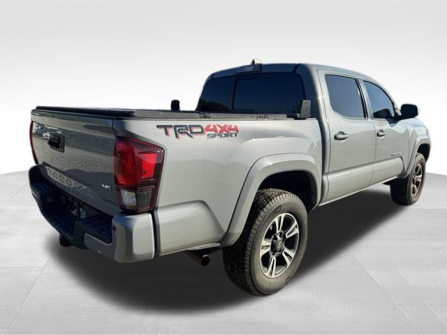 Used 2018 Toyota Tacoma TRD Sport AWD/4WD image 8