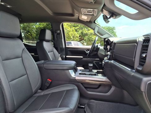 Used 2023 Chevrolet Silverado 1500 LTZ w/ Technology Package AWD/4WD image 26