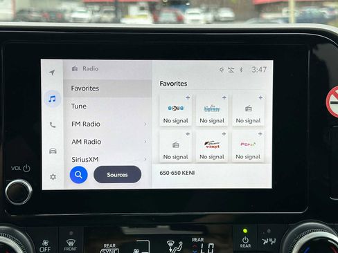 Used 2024 Toyota Highlander XLE image 28