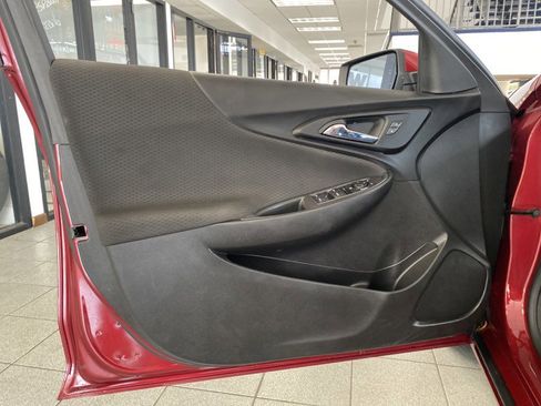 Used 2018 Chevrolet Malibu LT w/ Driver Confidence Package image 14