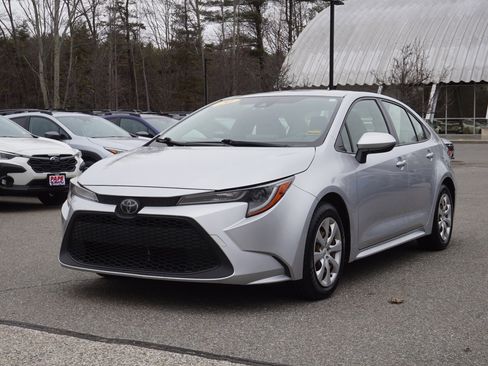 Used 2020 Toyota Corolla LE image 1