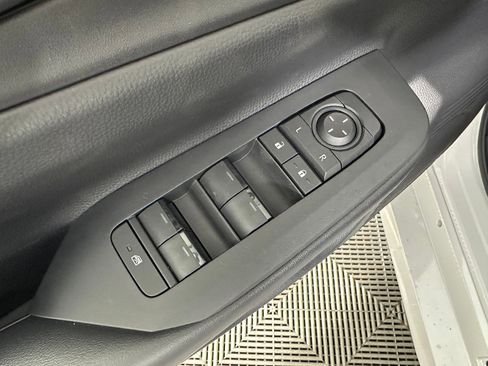 New 2026 Toyota Prius SE image 11