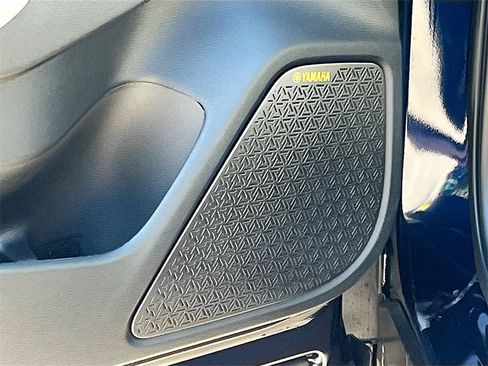 New 2025 Mitsubishi Outlander SE image 19