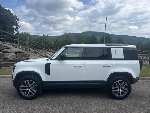 Used 2026 Land Rover Defender 110 S AWD/4WD image 3