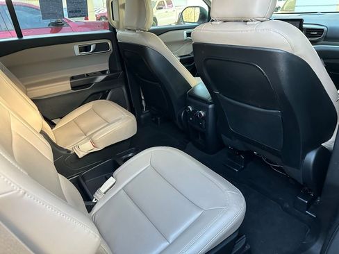 Used 2020 Ford Explorer XLT w/ Equipment Group 202A image 19