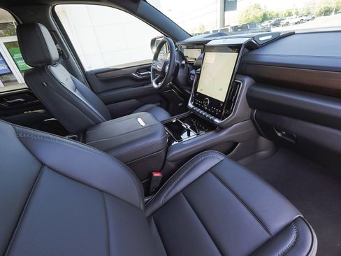 Used 2026 GMC Yukon XL Denali w/ Sun & Power Step Package AWD/4WD image 45