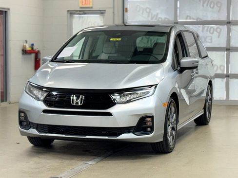 Used 2026 Honda Odyssey Touring image 3