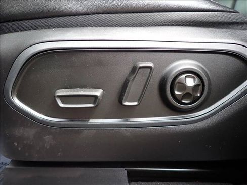 Used 2023 Jeep Grand Cherokee 4WD 4xe image 14